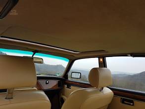 Thumbnail von Daimler Double Six última serie en negro/magnolia