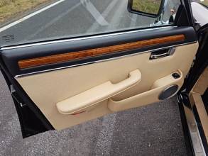 Thumbnail von Daimler Double Six última serie en negro/magnolia