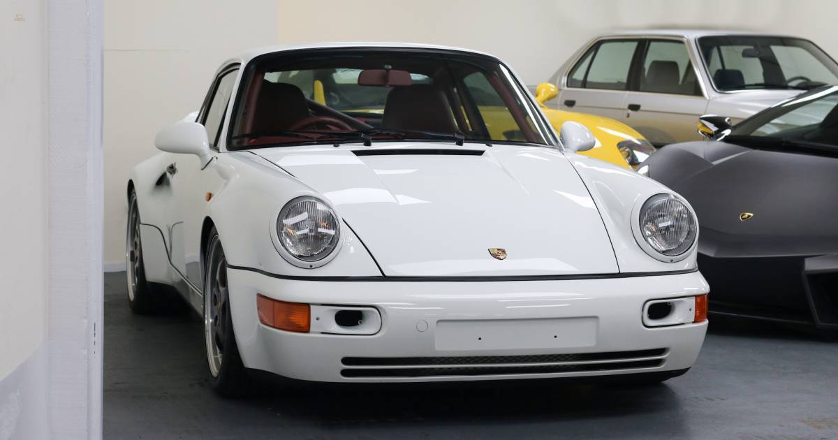 Porsche 911 Turbo S Leichtbau (1993)  1 of 86 cars worldwide