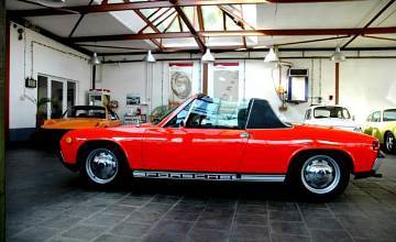 Thumbnail von 914 Coupé, říjen 1971, krvavě oranžová/černá