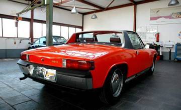Thumbnail von 914 Coupé, říjen 1971, krvavě oranžová/černá