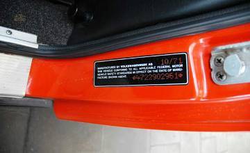 Thumbnail von 914 Coupé, říjen 1971, krvavě oranžová/černá