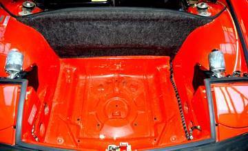 Thumbnail von 914 Coupé, říjen 1971, krvavě oranžová/černá