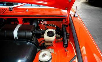 Thumbnail von 914 Coupé, říjen 1971, krvavě oranžová/černá