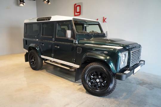 Land Rover Range Rover Defender SE 110