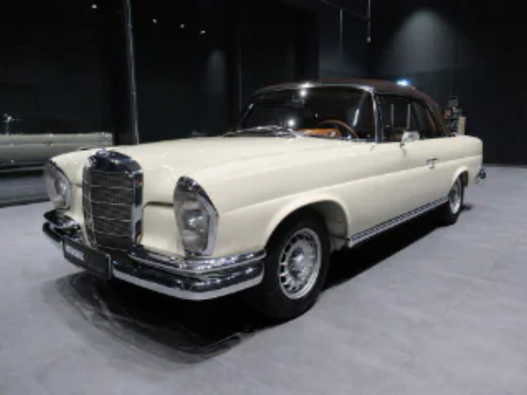 Mercedes Benz 250 SE/C (W111)