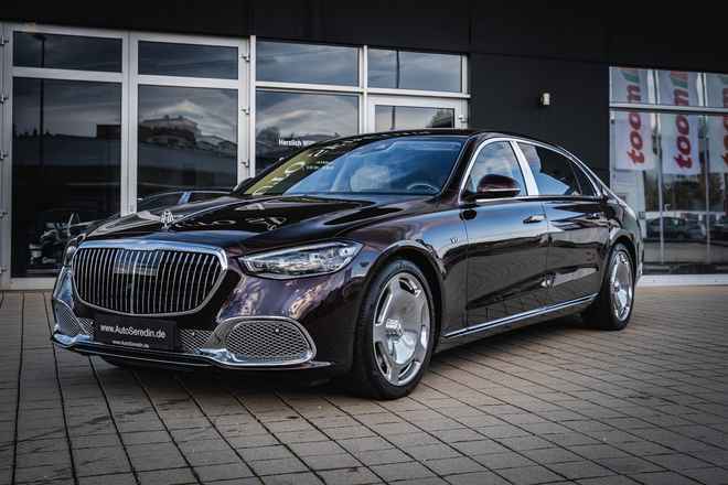 Maybach S680 4M + 4 SEATS + 4D BURMESTER