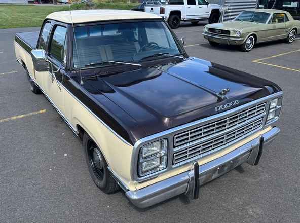 レア！ 1979年のDodge D-150 1.5キャブショートベッド 360キュービックインチ オートマチック 良好なオリジナル状態 TÜV / H認証