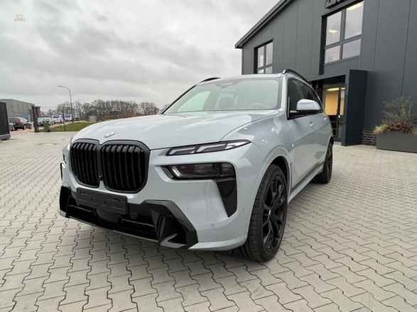 BMW X7 xDrive 40i M Sport Pro Activ Steering Carbon