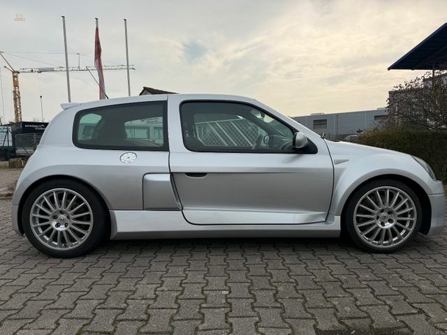 Renault Clio II V6 3.0 Sport Faza 2, tylko 41 tys. km