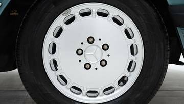 Thumbnail von Mercedes-Benz 560 SL '87