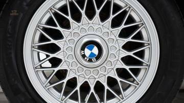 Thumbnail von BMW  320i '90