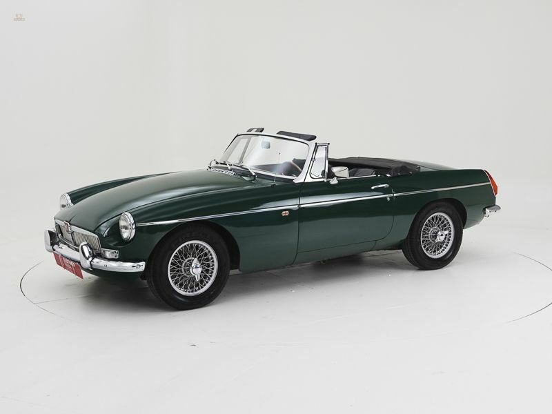 MG B '77