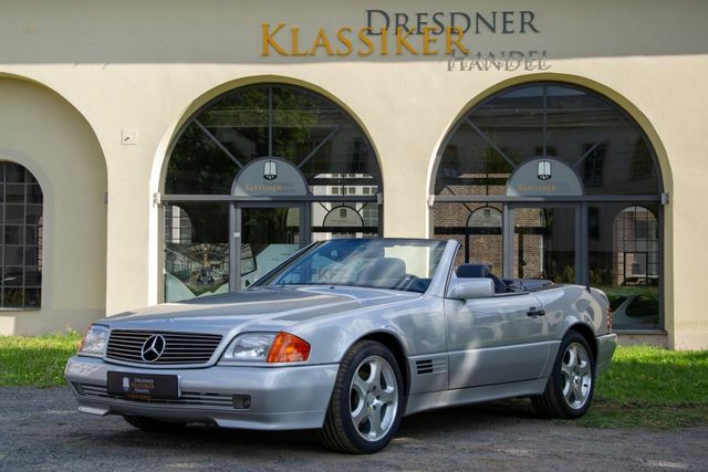 Mercedes-Benz SL 300, německé vozidlo, vedená servisní knížka