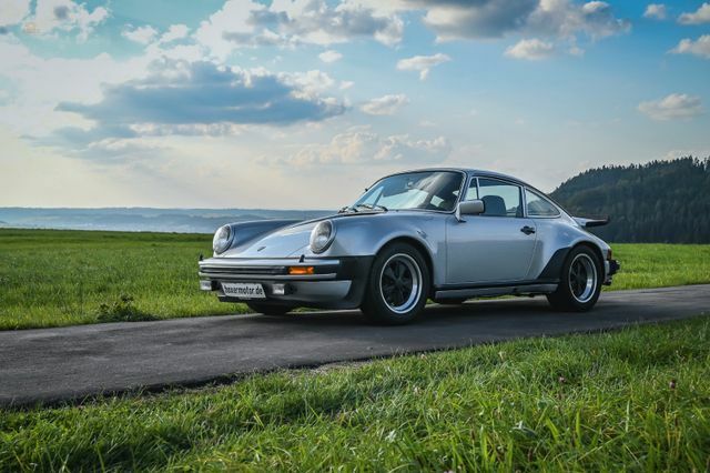 Porsche 930 (911)  3,0л турбо Carrera *без люка*