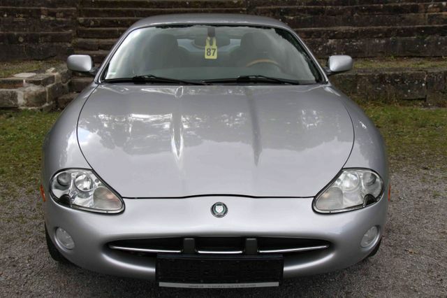 Jaguar XK8 Coupe 3 Yıl Garanti