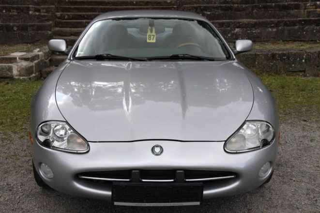 Купе Jaguar XK8 с 3-летней гарантией