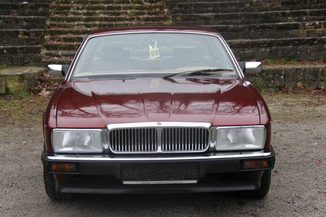 Jaguar Daimler XJ40 with 3 years warranty