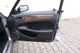 Thumbnail von Jaguar Daimler V8 long version 3 years warranty