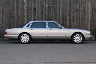 Thumbnail von Jaguar Daimler V8 long version 3 years warranty