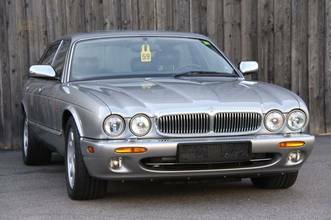 Thumbnail von Jaguar Daimler V8 long version 3 years warranty