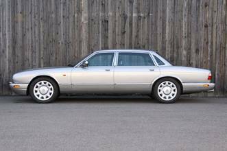 Thumbnail von Jaguar Daimler V8 long version 3 years warranty
