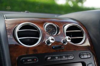 Thumbnail von ベントレー コンチネンタルGT 560PS | ブルー/ベージュ