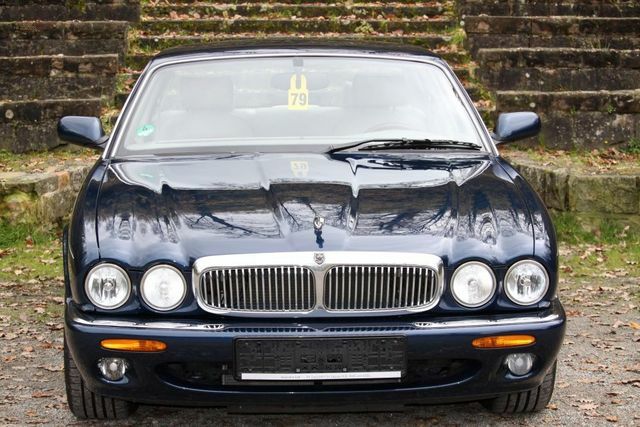 Jaguar XJ 4.0 Sovereign 3 Years Warranty