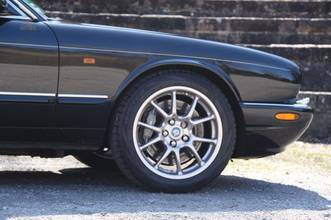 Thumbnail von Jaguar Daimler Super V8 длинная версия 3 года гарантии