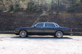 Thumbnail von Jaguar Daimler Super V8 длинная версия 3 года гарантии