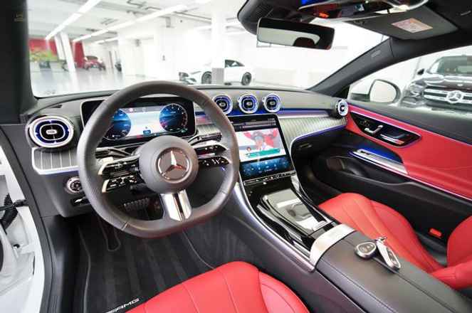 メルセデス・ベンツ CLE 180クーペ！エディション AMGライン！ 2 L / 1999 cm³