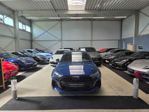 アウディ RS3 2.5 TFSI quattro / マトリックスLED / Sonos/*485€