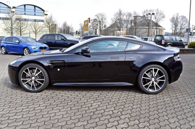 Aston Martin V8 Vantage S Coupe SP10-700W-Kamera-Alcantara