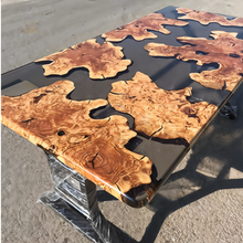 Thumbnail von Ein maßgefertigter Tisch von stiller Eleganz, kompromissloser Qualität und zeitloser Präsenz.