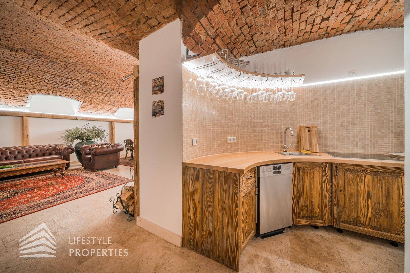 Thumbnail von Einzigartiger vollausgestatteter Weinkeller in einem generalsanierten Jahrhundertwendehaus