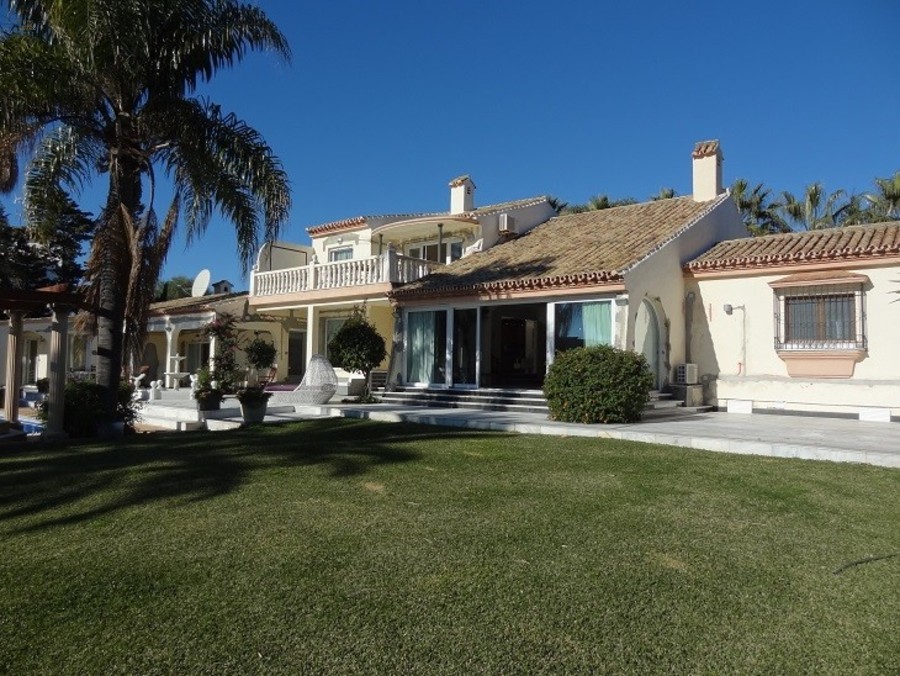 Luxus-Villa in Estepona R2133839