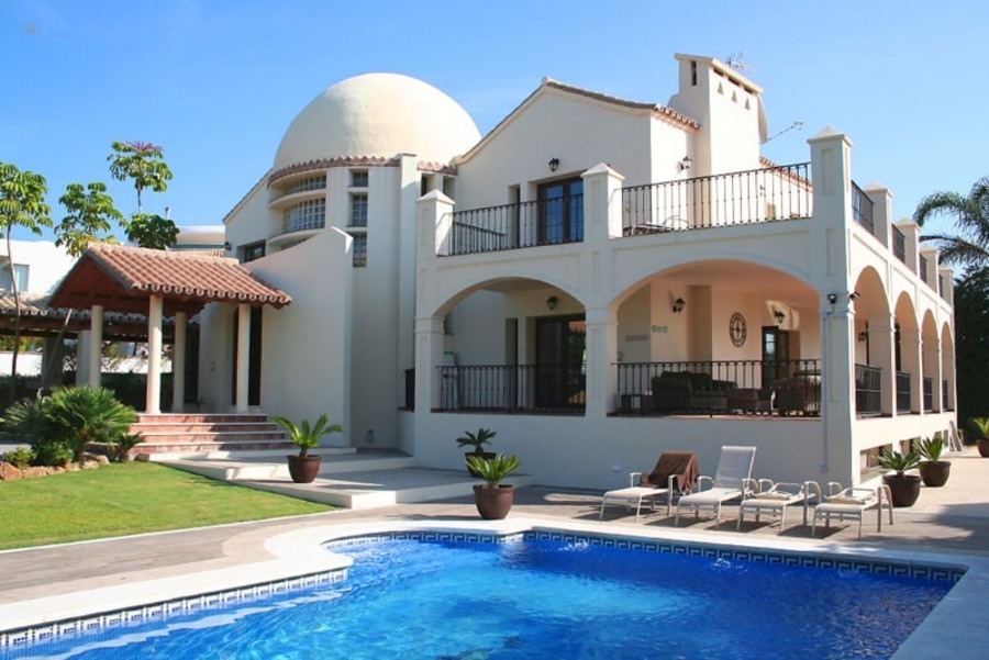 Luxus-Villa in Los Flamingos R2235428
