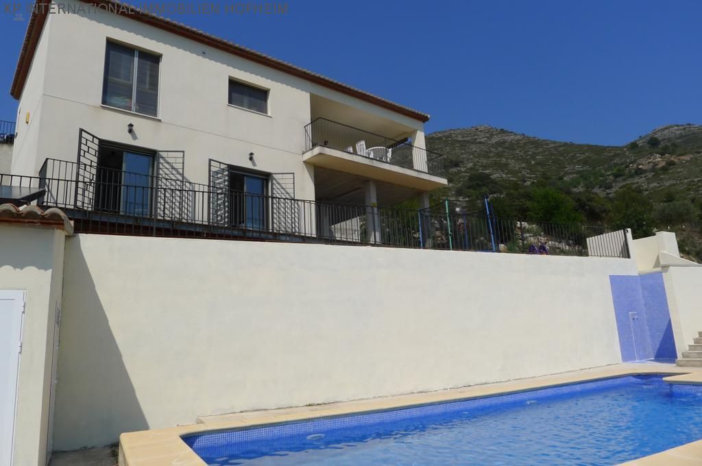 ***Villa in Jalon***