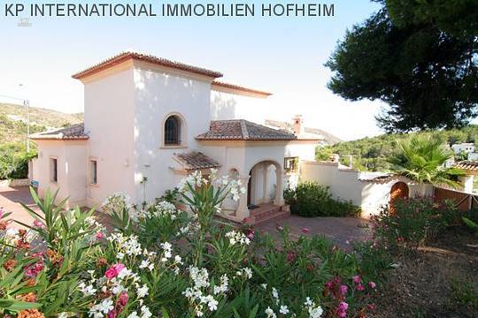 ***Villa in El Portet***