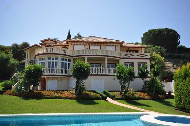 Luxus-Villa in El Paraiso JRP252S 