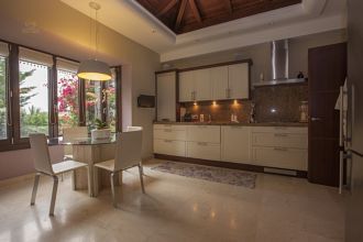 Thumbnail von Luxus-Villa in El Paraiso R2786069