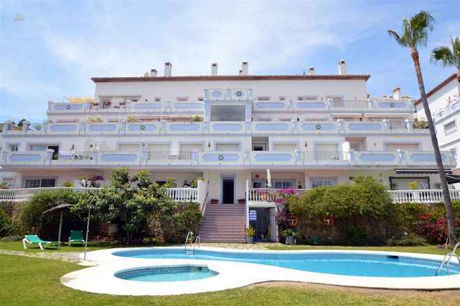 ***SCHÖNES HELLES APARTMENT IN NUEVA ANDALUCIA IN MARBELLA***