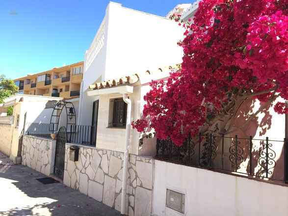 ***Schönes, geschmackvoll renoviertes Reihenhaus, 2-3 Schlafzimmer, 2 Bäder, Klimaanlage, Südterrasse, Fußnähe zum Strand***