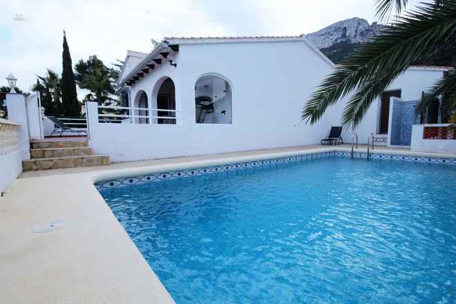 ***Sehr schöne Villa mit Privat-Pool, komplett in 2012 renoviert***