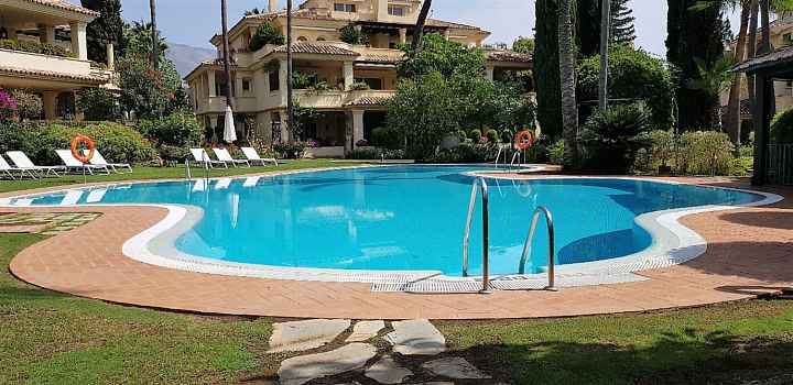 ***GEMÜTLICHES PENTHOUSE IN NUEVA ANDALUCIA IN MARBELLA***