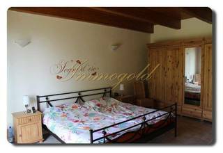 Thumbnail von Immogold, gepflegtes Landhaus in schöner Lage, nahe den Weinbergen und Alba