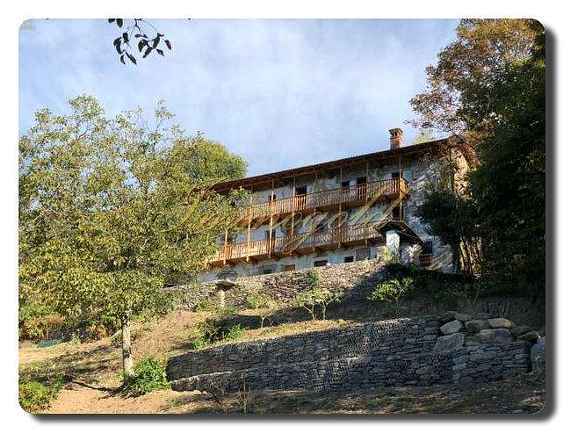 Teilrenoviertes Landhaus zum fertigstellen