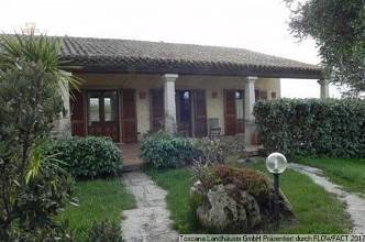 Thumbnail von freistehendes Haus mit zwei Wohneinheiten und Garten