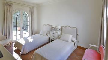 Thumbnail von Luxus-Villa in El Paraiso R2808398