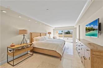 Thumbnail von 3377 Gulf Shore N Boulevard 1C